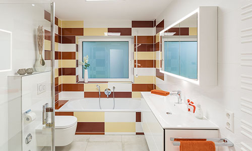 2 sanierte Badezimmer